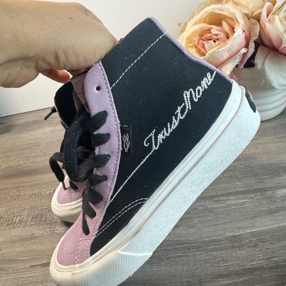 STRØYE Trust None- Purple and Black size 3 high tops - Picture 7 of 10